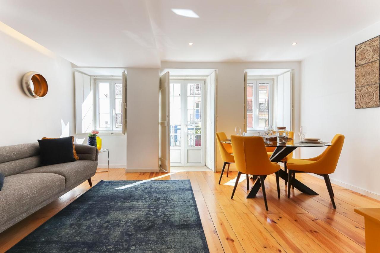 Charming And Stylish Downtown Apt In XIX Century Building Лиссабон Экстерьер фото