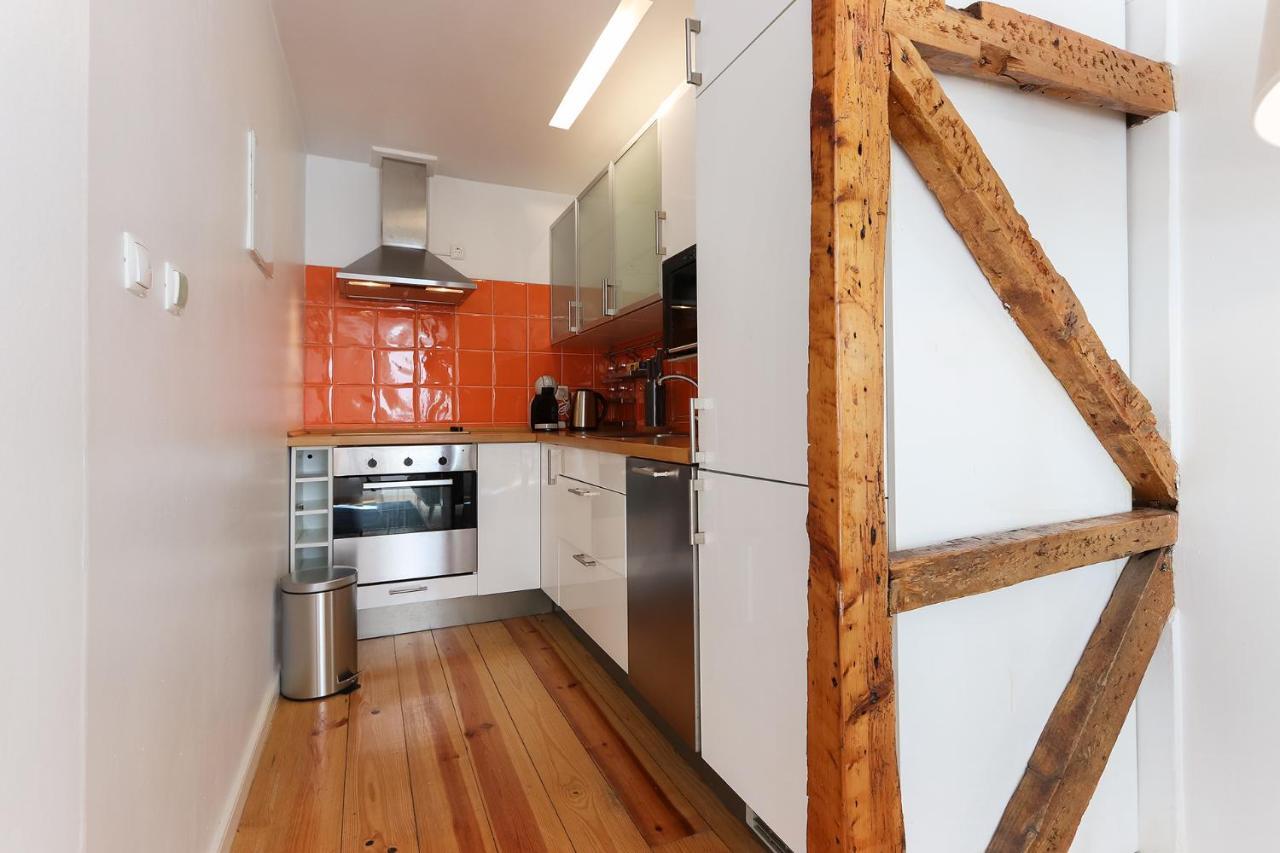 Charming And Stylish Downtown Apt In XIX Century Building Лиссабон Экстерьер фото
