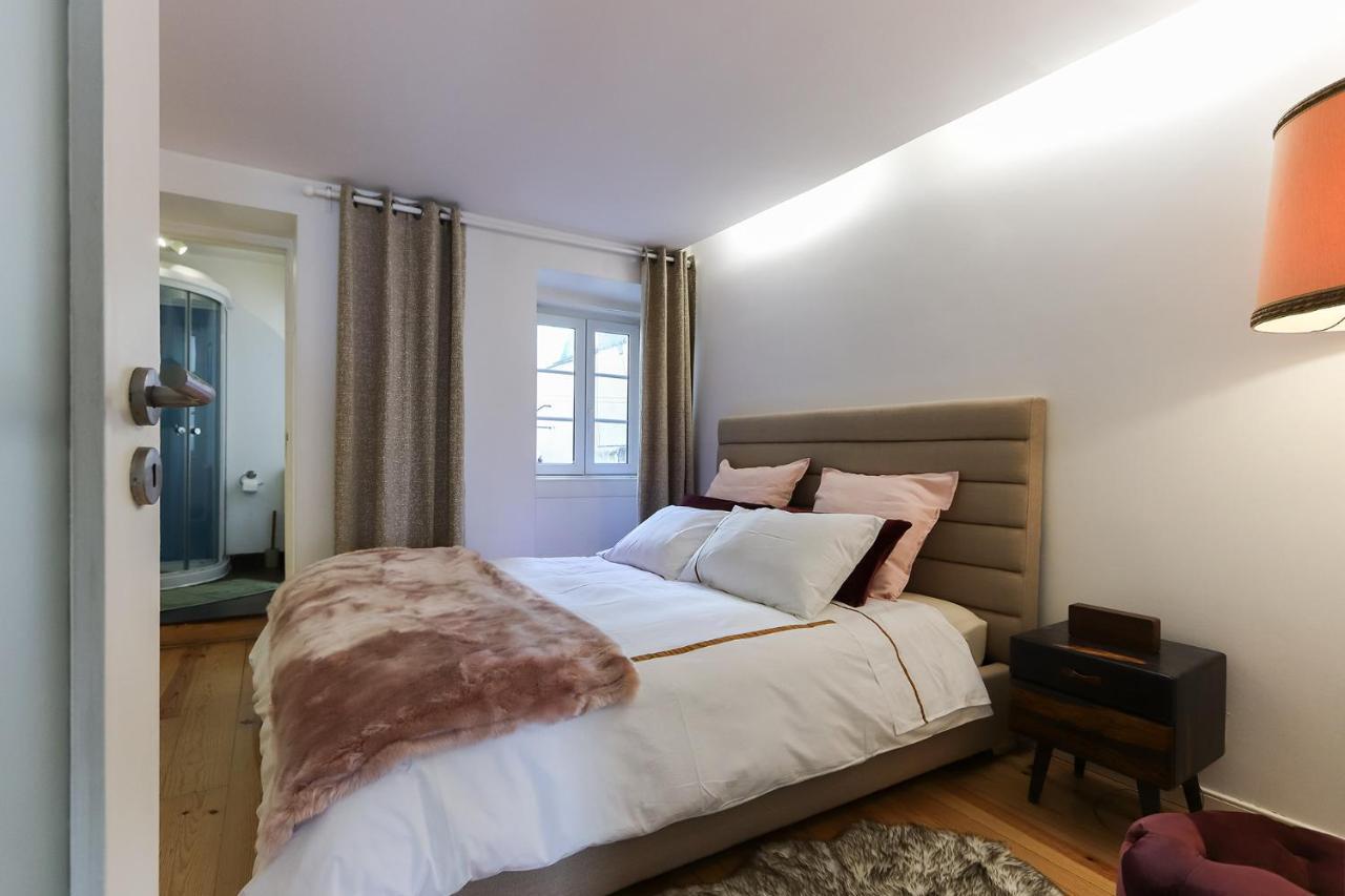 Charming And Stylish Downtown Apt In XIX Century Building Лиссабон Экстерьер фото