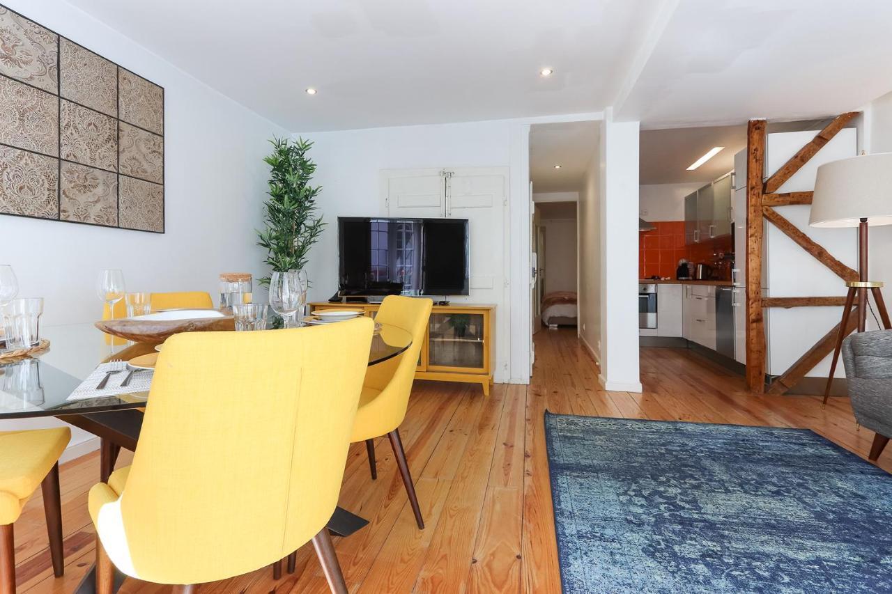 Charming And Stylish Downtown Apt In XIX Century Building Лиссабон Экстерьер фото