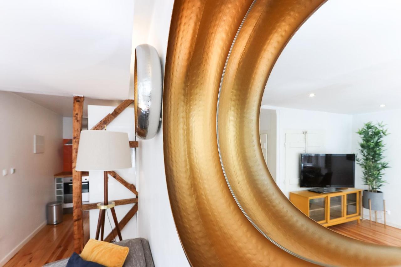 Charming And Stylish Downtown Apt In XIX Century Building Лиссабон Экстерьер фото